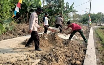 Satgas TMMD Kodim 0726/Sukoharjo Ratakan Tanah Jalan di Desa Parangjoro