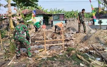 Satgas TMMD Reguler Ke-129 Kodim 0726/Sukoharjo Bangun Pos Kamling di Dukuh Singkil Desa Parangjoro