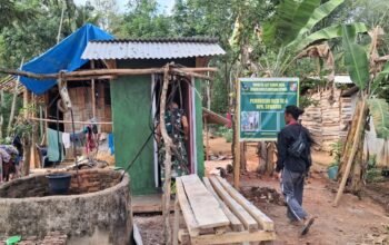 Pengecatan MCK Sasaran 4 Masuki Tahap Finishing, Satgas TMMD Ke-129 Kebut Penyelesaian Pekerjaan