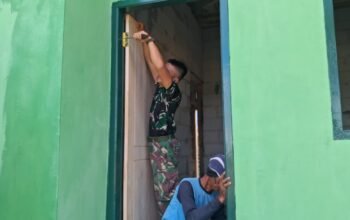 TMMD Ke-129 Wujudkan Impian Masyarakat, RTLH Milik Sandri Masuki Tahap Pemasangan Pintu