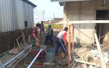 Fasilitas Penunjang Aktivitas: Satgas Tmmd 129 Kodim 0726/Sukoharjo Kebut Pembangunan Mck Di Lapangan Parang Kusuma