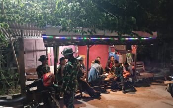 Menjaga Desa Bersama: Satgas TMMD Reg 129 Turun Ronda Bersama Masyarakat