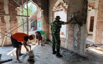 Satgas Tmmd Reguler Ke 129 Kodim 0726/Sukoharjo Rehabilitasi Masjid Al Mubarok Desa Parangjoro