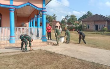 Sinergi TNI dan Warga, Satgas TMMD ke-129 Kodim 0412/Lampung Utara Sulap Masjid Nurul Iman Jadi Asri
