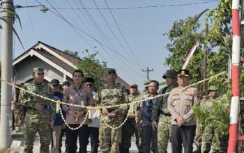 Irdam IV/Diponegoro Resmikan Betonisasi dan Pengecoran Jalan Hasil TMMD ke-129 di Desa Parangjoro