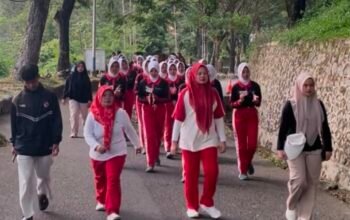 Disambut Formasi Kehormatan 60 Calon Paskibraka, Ny. Kurniati Terharu Saksikan Semangat Generasi Muda