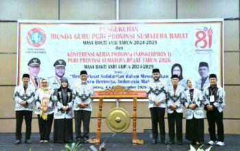 Perkuat Solidaritas dan Mutu Pendidikan, Wali Kota Padang Fadly Amran Hadiri Konkerprov I PGRI Sumbar 2026