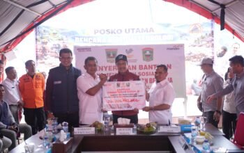 Kementerian Sosial RI Serahkan Bantuan Penanganan Bencana Senilai Rp358,86 Juta kepada Kabupaten Solok