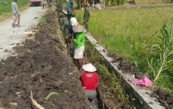 Satgas TMMD ke-130 Kodim Bantul Giatkan Penggalian Saluran Irigasi di Sendangsari